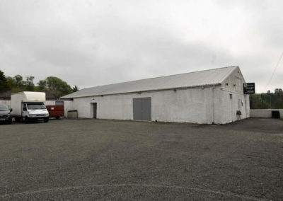 industrial unit to let in kinbuck front with parking