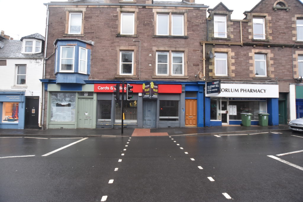 PROMINENT RETAIL UNIT TO LET – CRIEFF