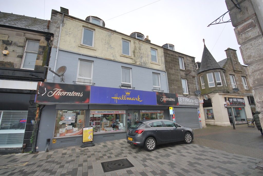 Prime Retail Unit To Let – Leven