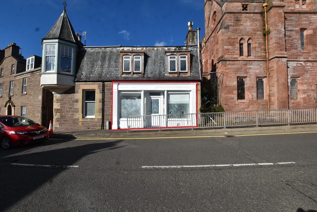 Prominent Ground Floor Office To Let – Crieff